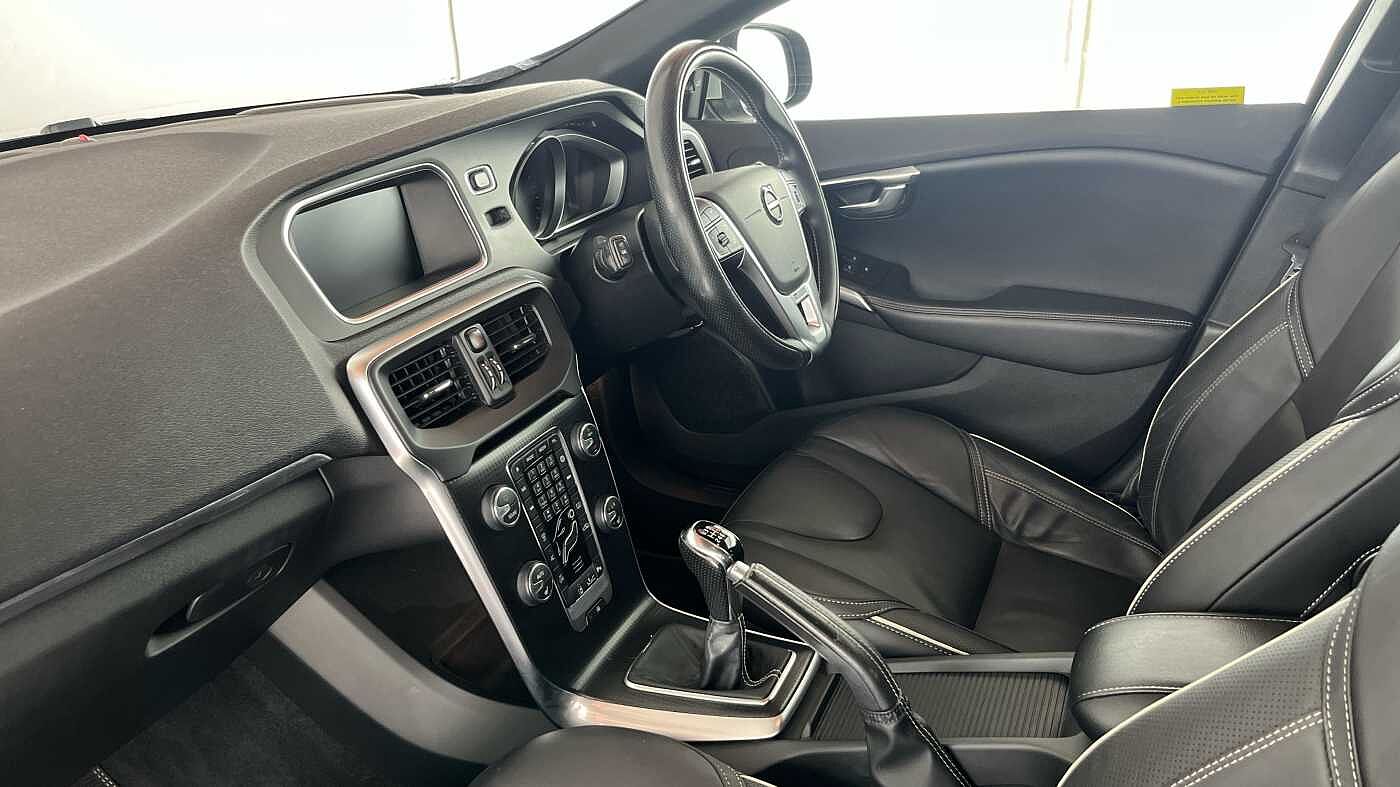 Volvo V40 T3 R-Design Pro Manual