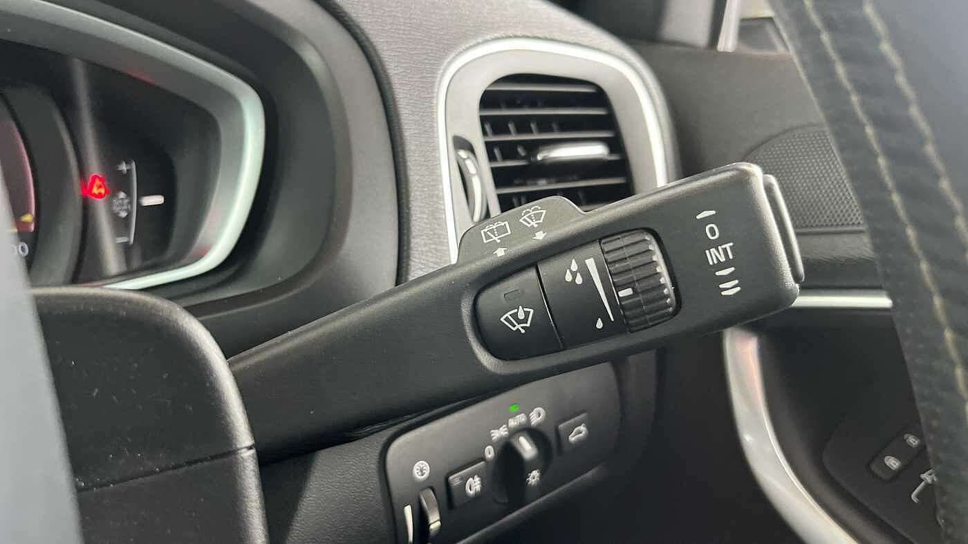 Volvo V40 T3 R-Design Pro Manual