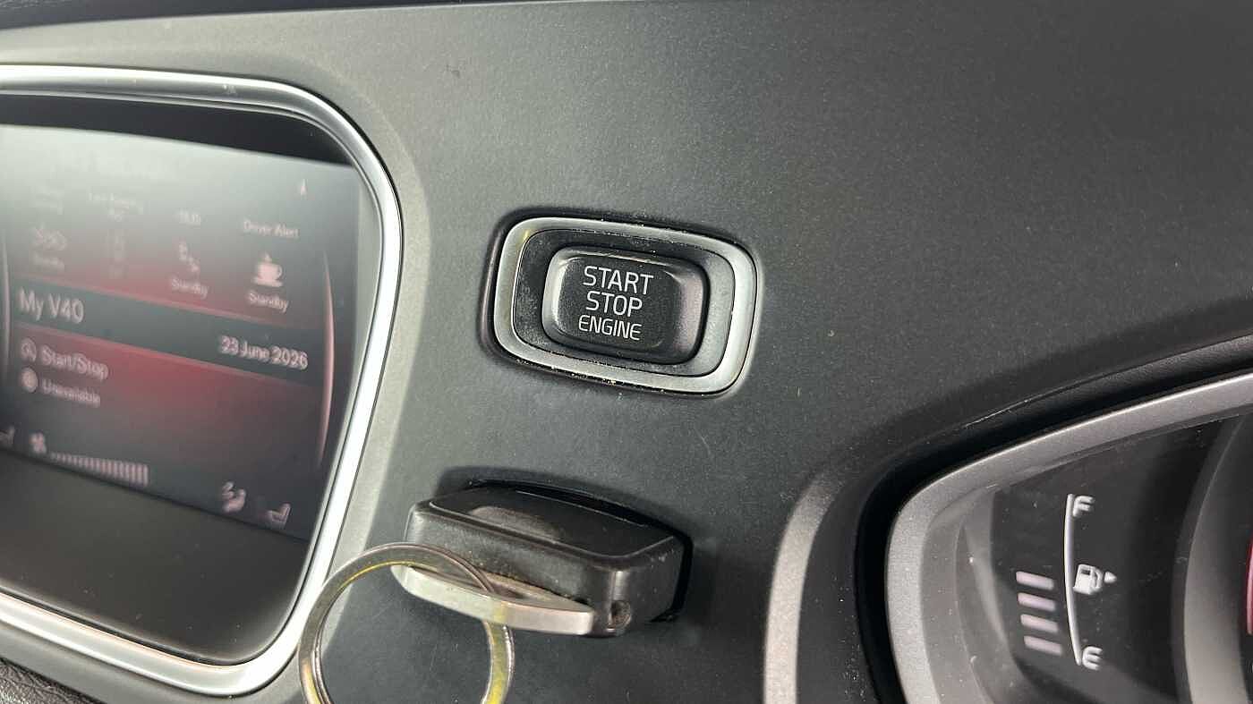 Volvo V40 T3 R-Design Pro Manual