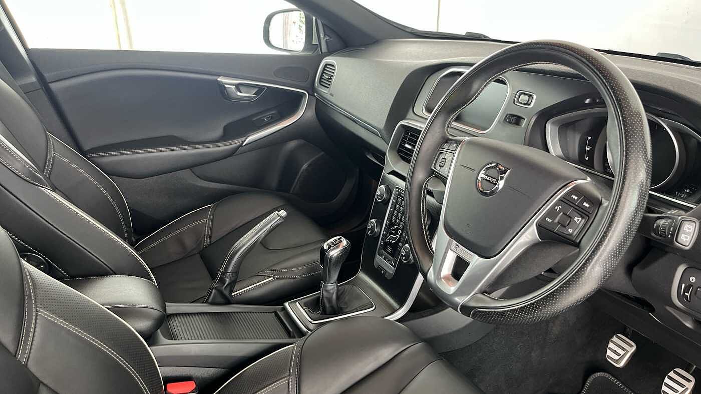 Volvo V40 T3 R-Design Pro Manual