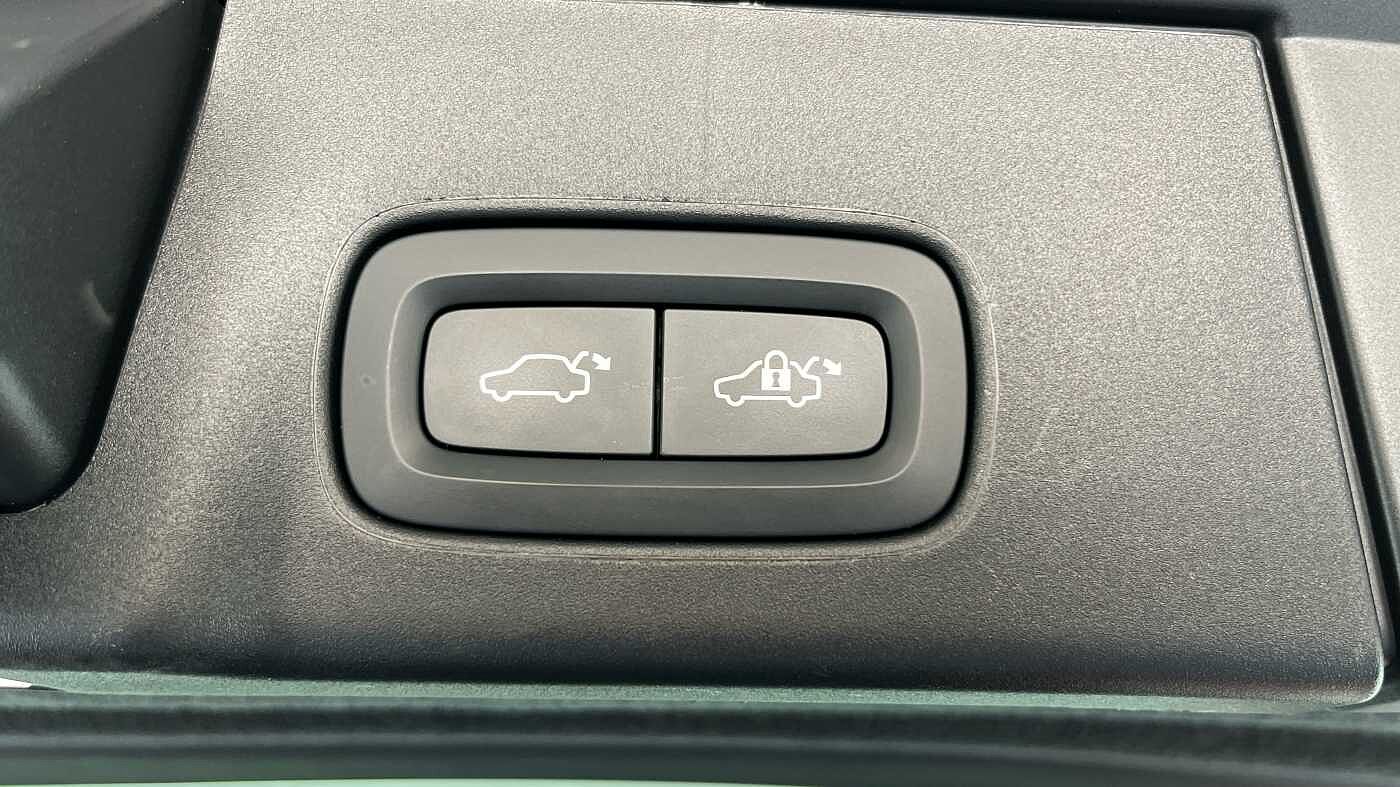 Volvo V90 Cross Country Plus, B5 AWD mild hybrid, Petrol