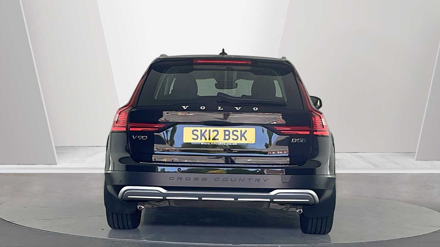 Volvo V90 Cross Country Plus, B5 AWD mild hybrid, Petrol