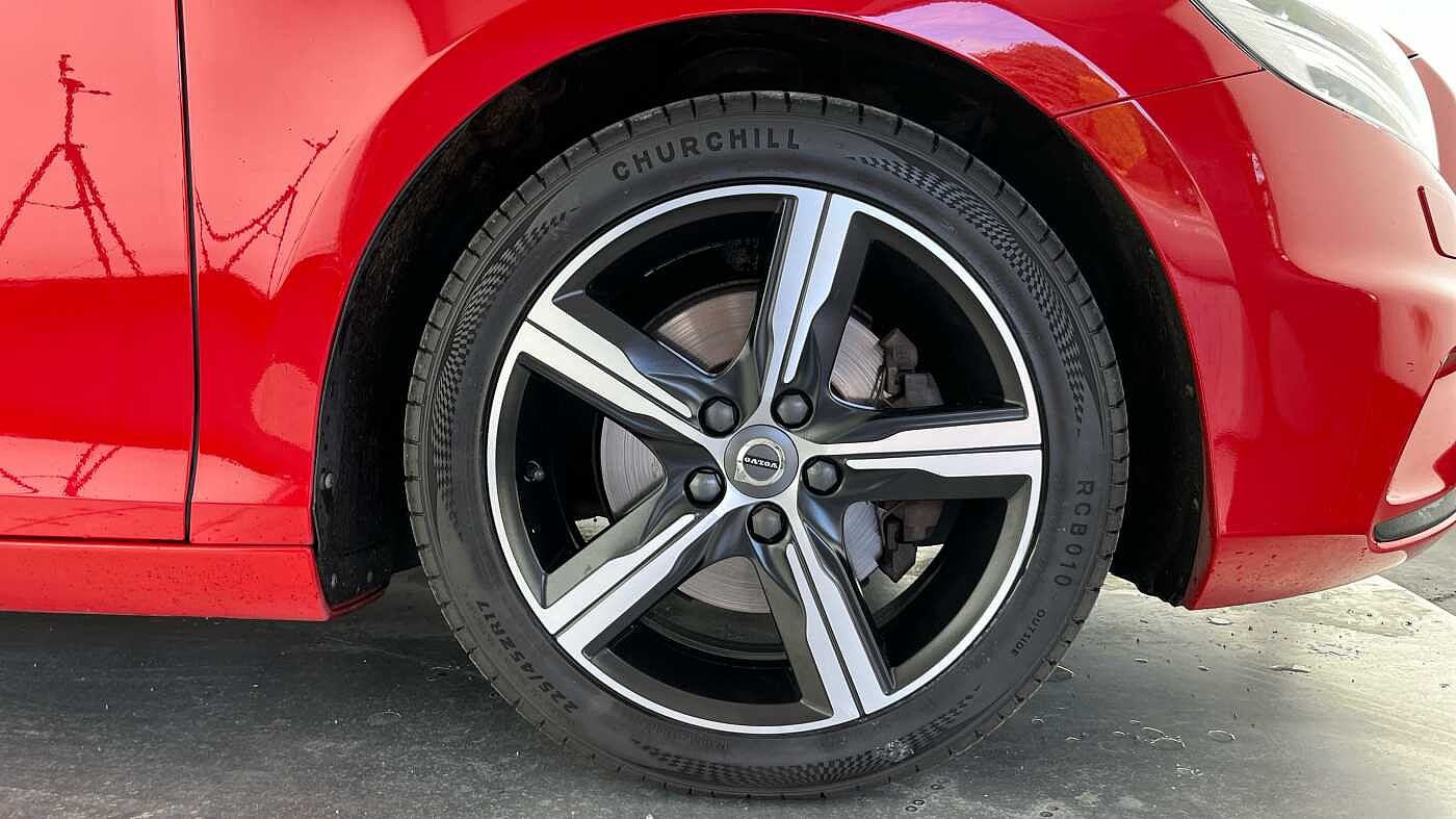 Volvo V40 T2 R-Design Pro Manual