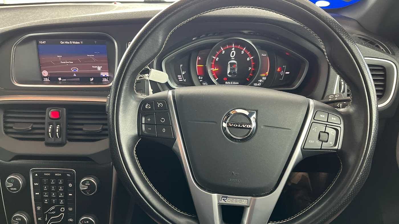 Volvo V40 T2 R-Design Pro Manual