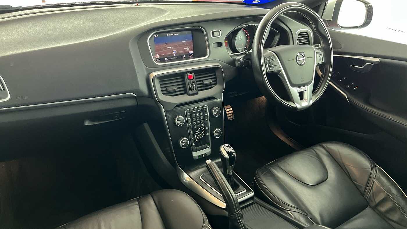 Volvo V40 T2 R-Design Pro Manual