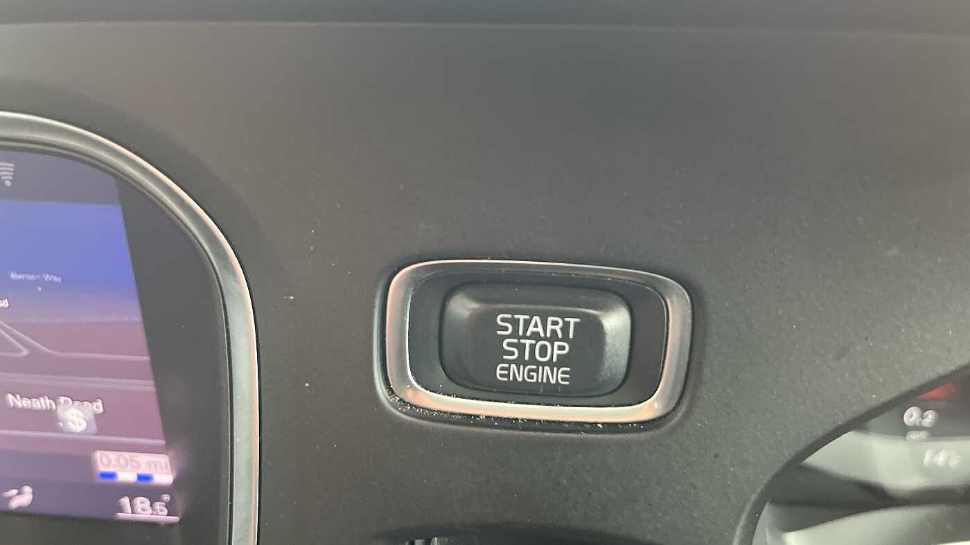 Volvo V40 T2 R-Design Pro Manual