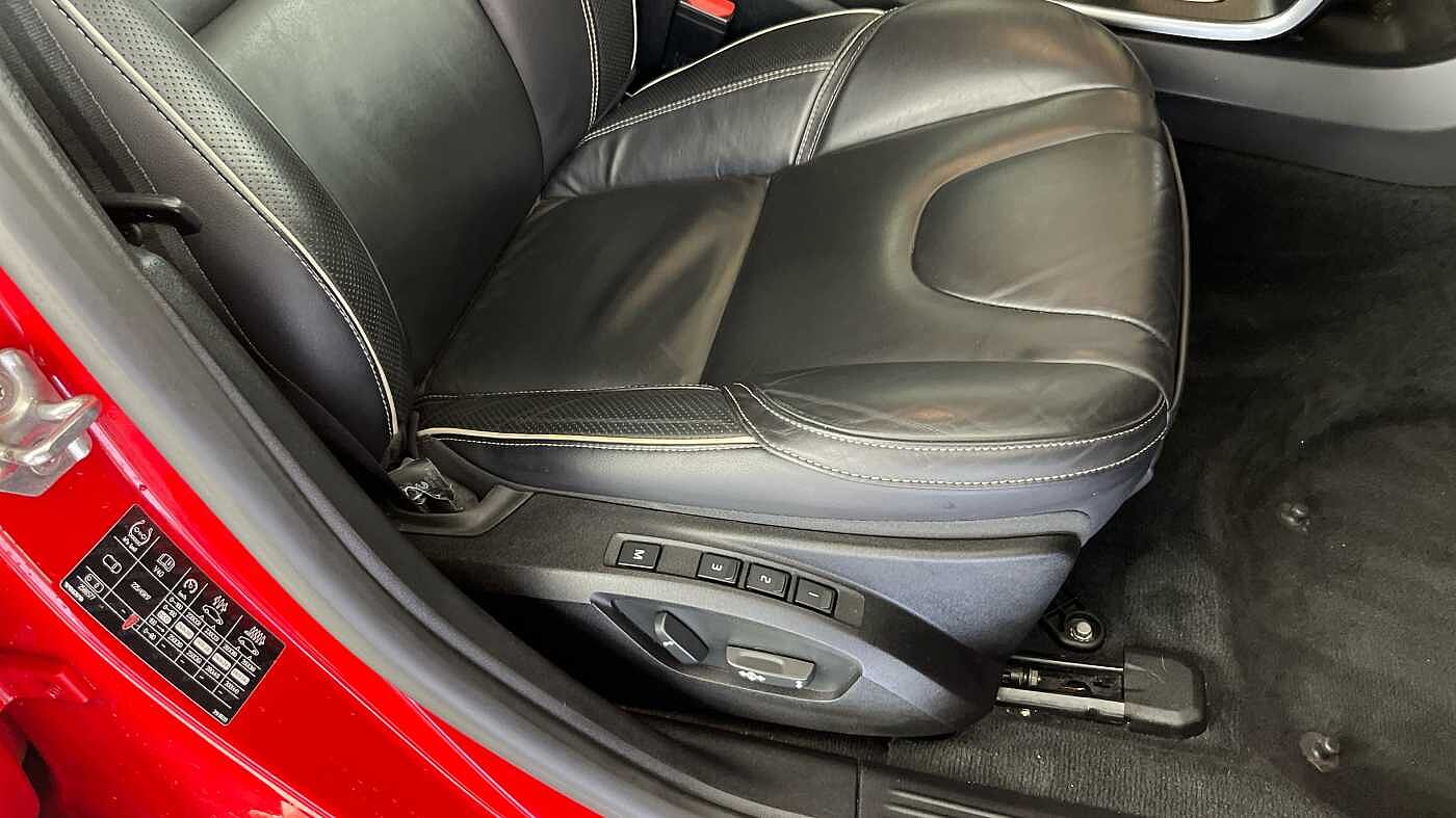 Volvo V40 T2 R-Design Pro Manual