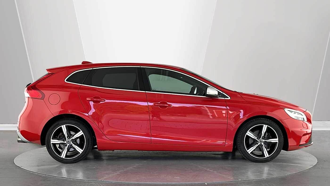 Volvo V40 T2 R-Design Pro Manual