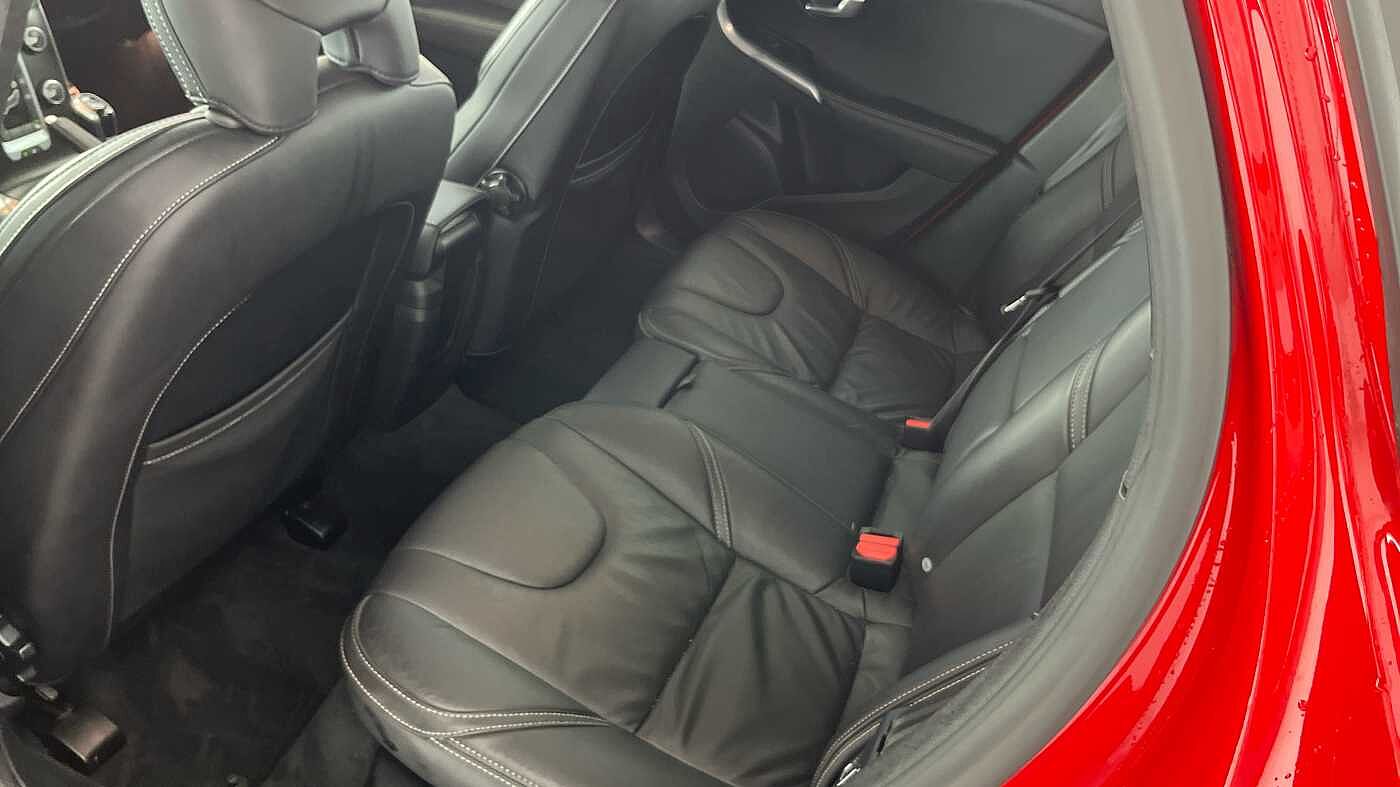 Volvo V40 T2 R-Design Pro Manual