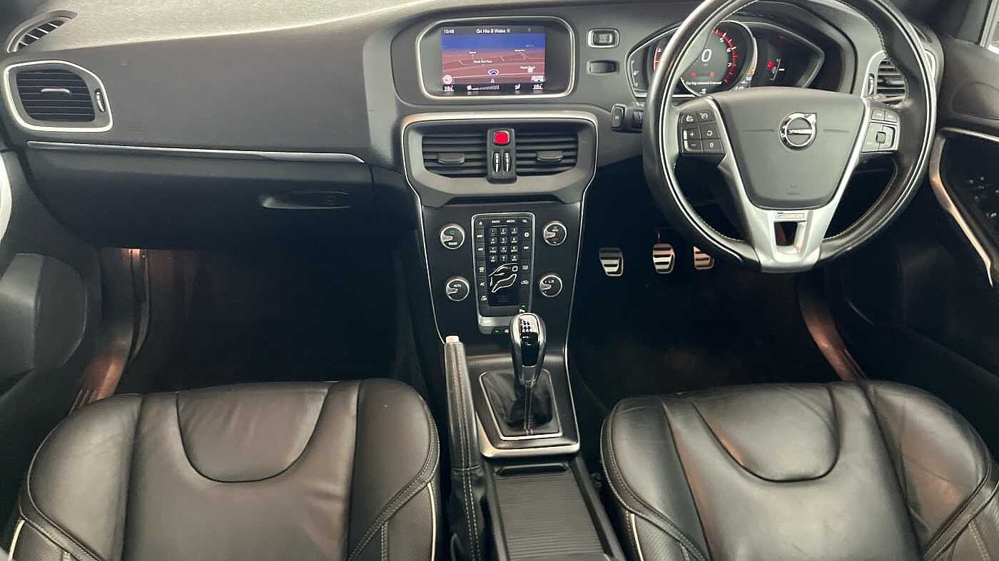 Volvo V40 T2 R-Design Pro Manual