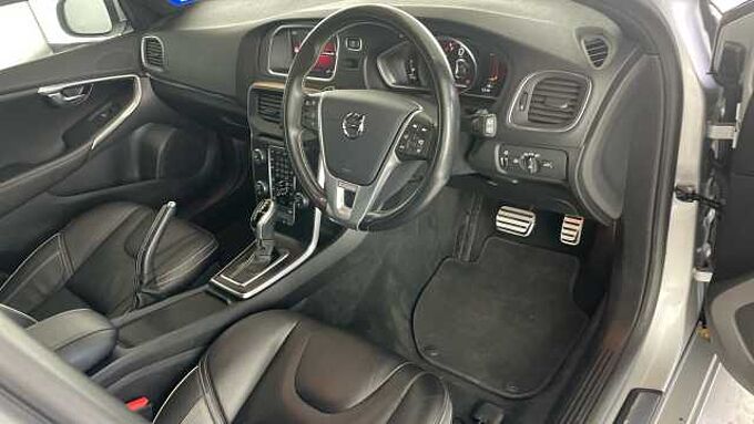 Volvo V40 T3 R-Design Pro Automatic