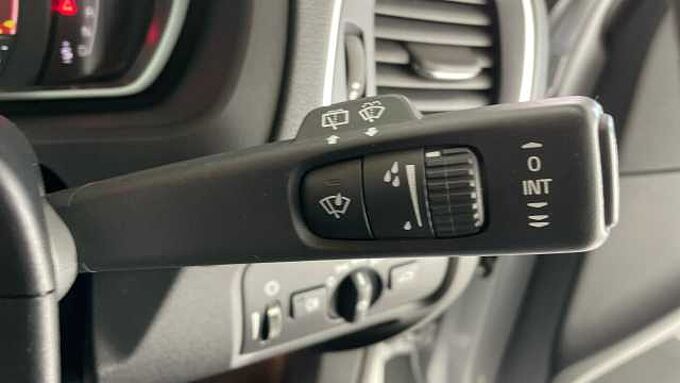 Volvo V40 T3 R-Design Pro Automatic