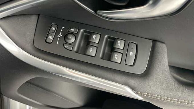 Volvo V40 T3 R-Design Pro Automatic