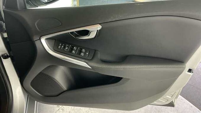 Volvo V40 T3 R-Design Pro Automatic