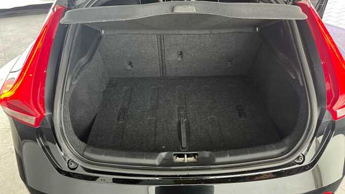 Volvo V40 T2 R-Design Pro Manual