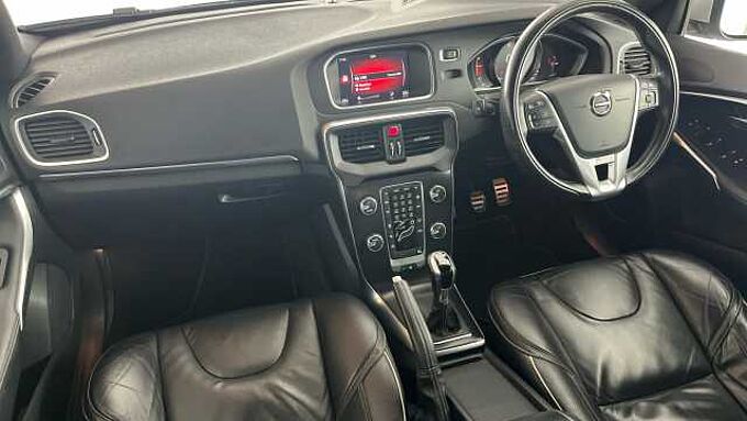 Volvo V40 T2 R-Design Pro Manual