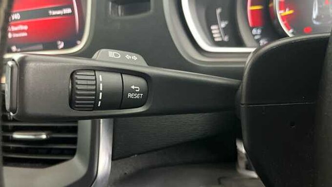 Volvo V40 T2 R-Design Pro Manual