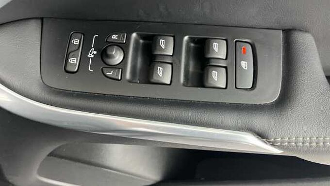 Volvo V40 T2 R-Design Pro Manual