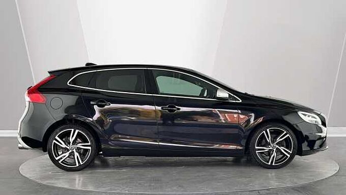 Volvo V40 T2 R-Design Pro Manual