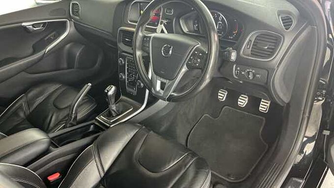 Volvo V40 T2 R-Design Pro Manual