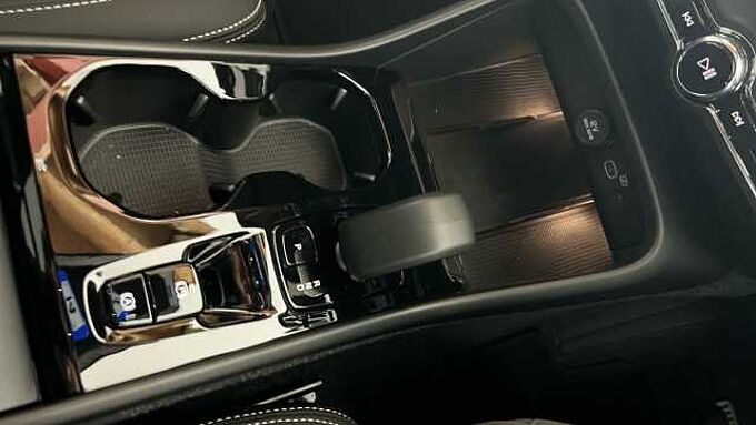 Volvo XC40 Black Edition Ultra, B4 Mild hybrid, Petrol