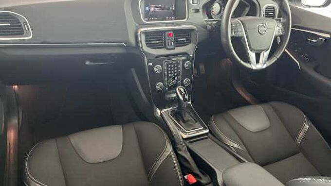 Volvo V40 T2 Momentum Automatic