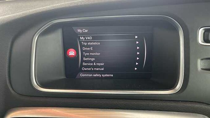 Volvo V40 T2 Momentum Automatic