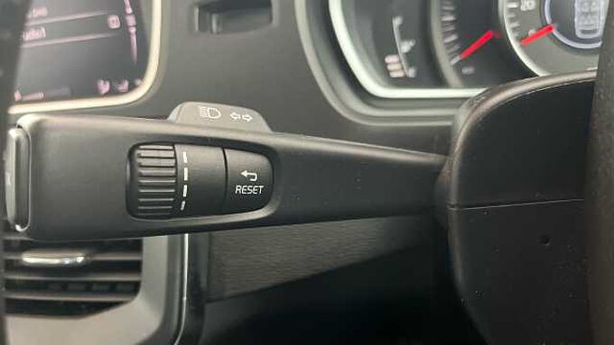 Volvo V40 T2 Momentum Automatic