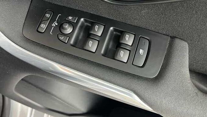 Volvo V40 T2 Momentum Automatic