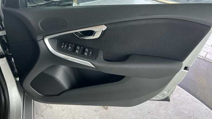 Volvo V40 T2 Momentum Automatic