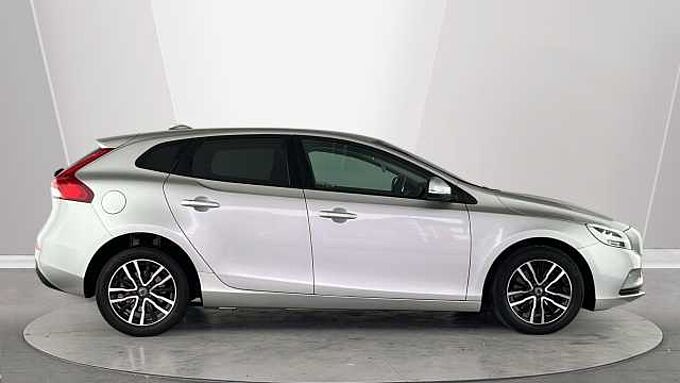 Volvo V40 T2 Momentum Automatic