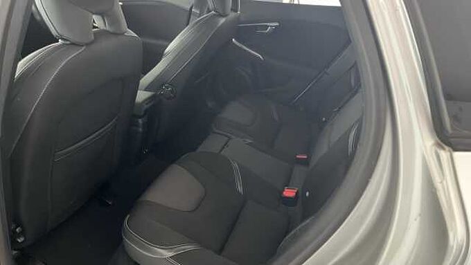 Volvo V40 T2 Momentum Automatic