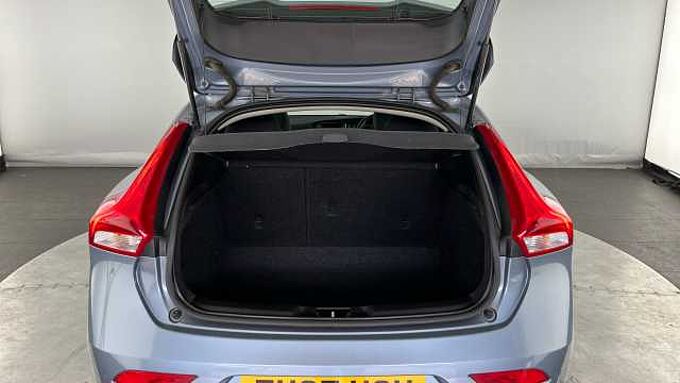 Volvo V40 T3 Momentum Automatic