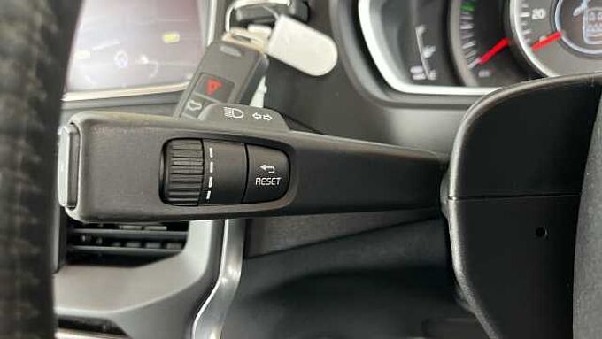 Volvo V40 T3 Momentum Automatic