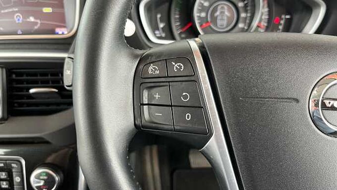 Volvo V40 T3 Momentum Automatic