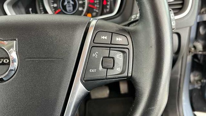 Volvo V40 T3 Momentum Automatic