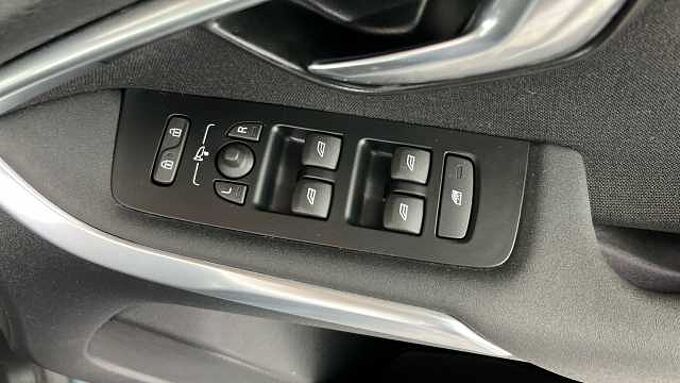 Volvo V40 T3 Momentum Automatic