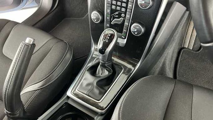 Volvo V40 T3 Momentum Automatic