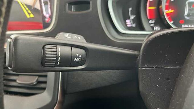 Volvo V40 T2 R-Design Pro Manual