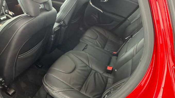 Volvo V40 T2 R-Design Pro Manual