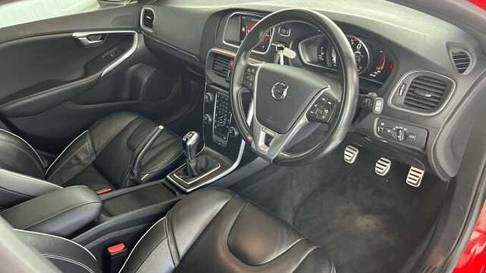 Volvo V40 T2 R-Design Pro Manual