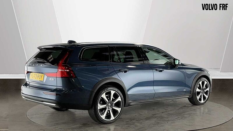 Volvo V60 Cross Country Ultimate, B5 AWD Mild hybrid, Petrol, Bright