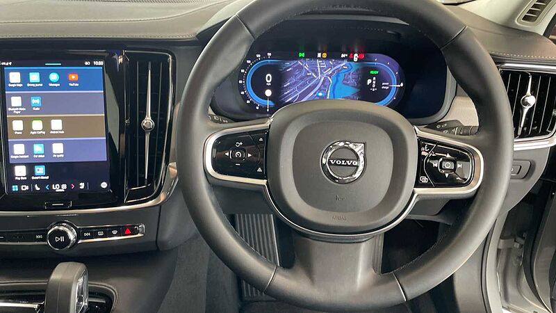 Volvo S90 Recharge Plus, T8 AWD Plug-in hybrid, Electric/Petrol, Dark