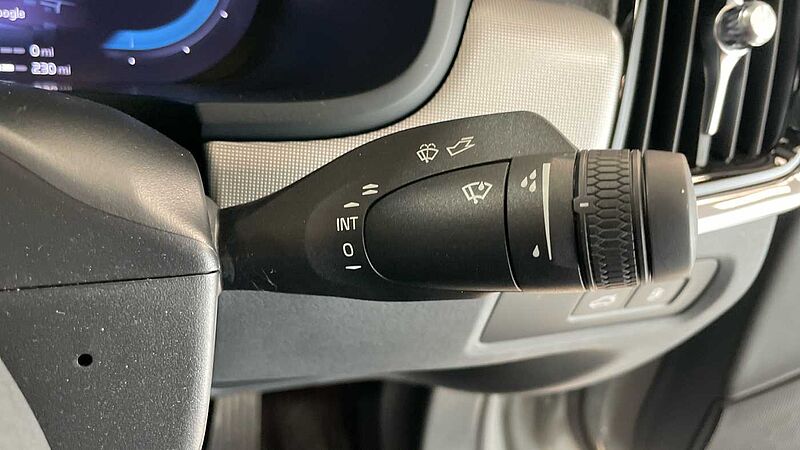 Volvo S90 Recharge Plus, T8 AWD Plug-in hybrid, Electric/Petrol, Dark
