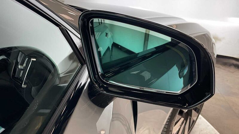 Volvo S90 Recharge Plus, T8 AWD Plug-in hybrid, Electric/Petrol, Dark