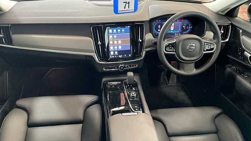 Volvo S90 Recharge Plus, T8 AWD Plug-in hybrid, Electric/Petrol, Dark