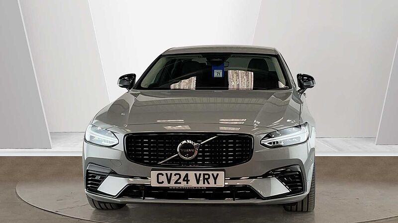 Volvo S90 Recharge Plus, T8 AWD Plug-in hybrid, Electric/Petrol, Dark