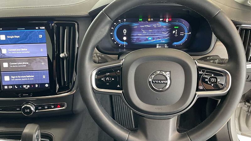 Volvo S90 Recharge Ultimate, T8 AWD plug-in hybrid, Electric/Petrol, Dark