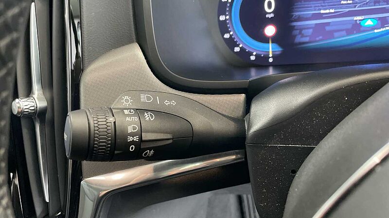 Volvo S90 Recharge Ultimate, T8 AWD plug-in hybrid, Electric/Petrol, Dark