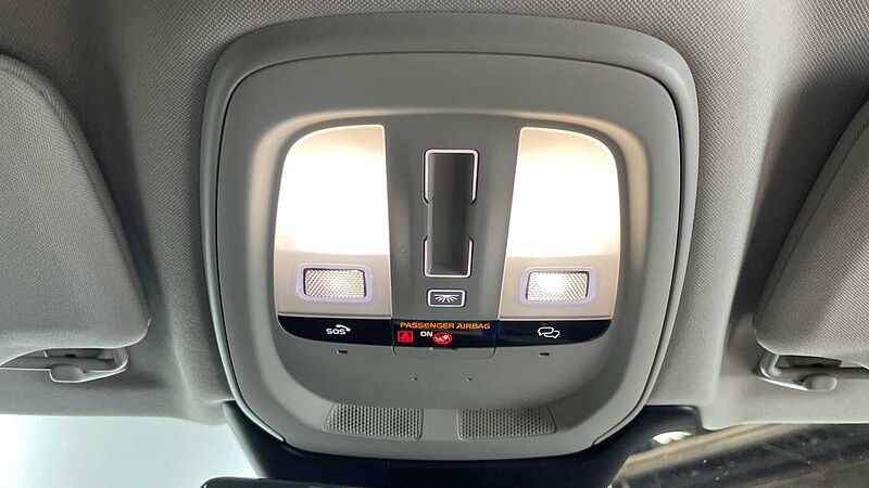 Volvo S90 Recharge Ultimate, T8 AWD plug-in hybrid, Electric/Petrol, Dark